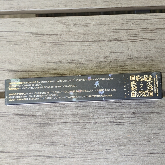 Moonlit Makeup Primed For The Night - Picture 3 of 5